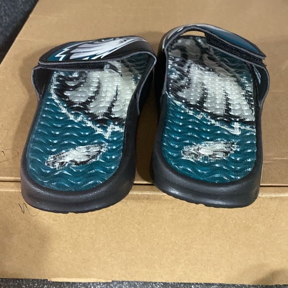 Philadelphia Eagles Youth Colorblock Big Logo Gel Slide - Picture 4 of 8